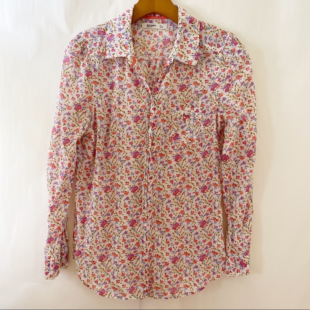 Old Navy Vintage flowers button down blouse